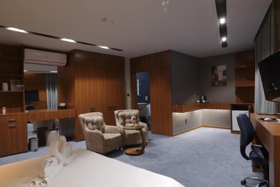 Gratus Hotel アルビール エクステリア 写真