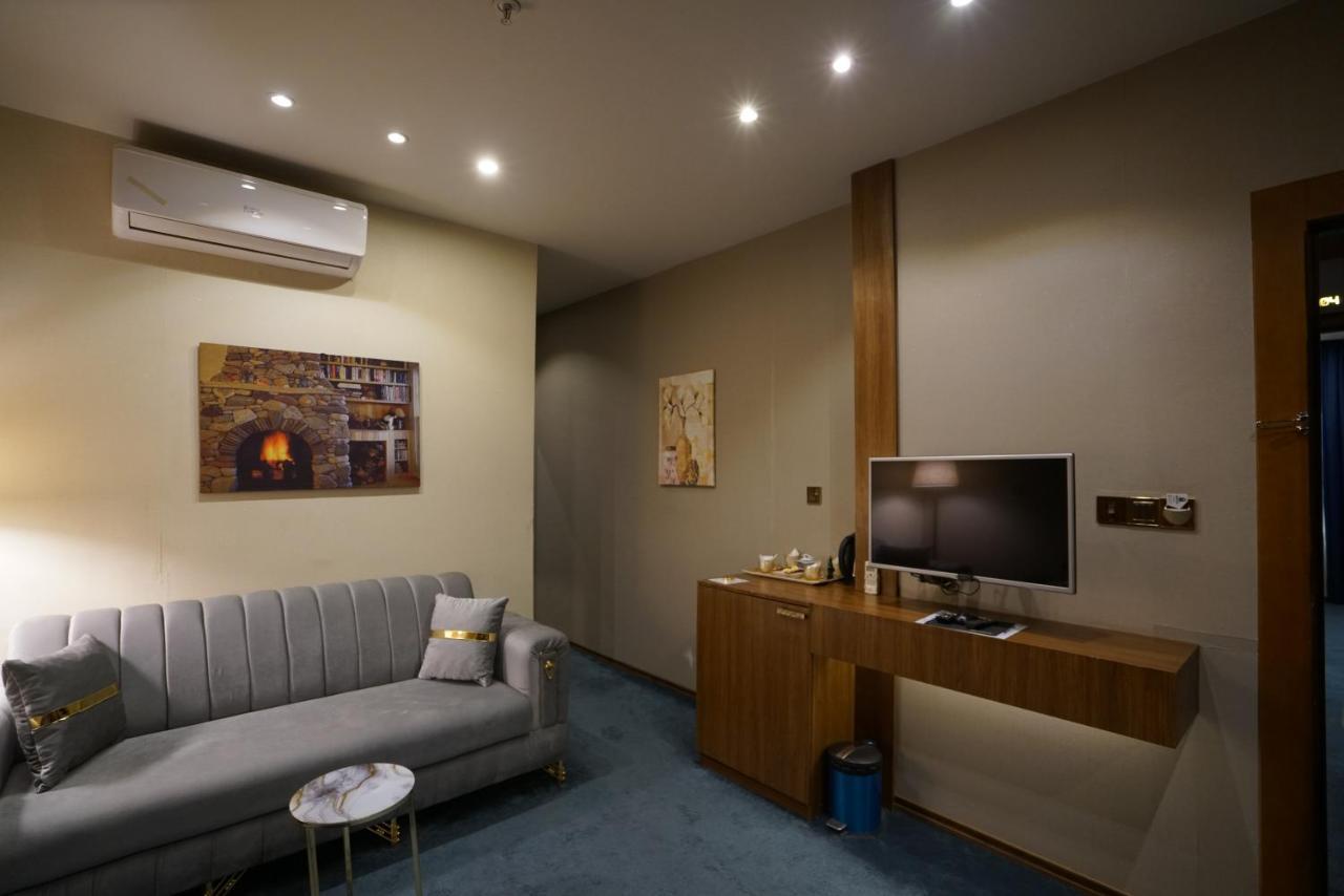 Gratus Hotel アルビール エクステリア 写真